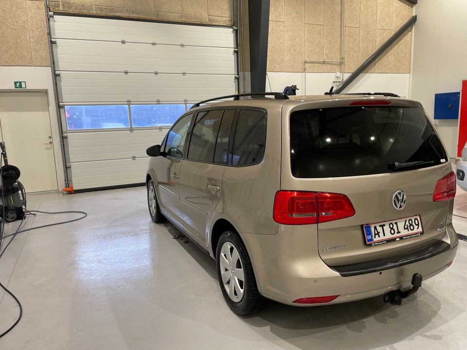 VW Touran 1,6 TDi 105 Comfortline BMT 7prs 5d