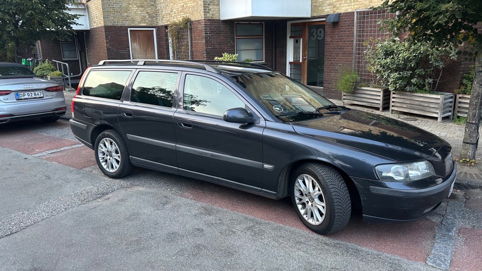 Volvo V70 2,4 140 5d