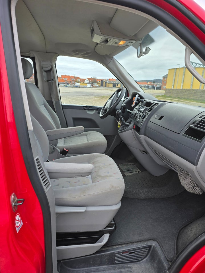 VW Transporter 2,5 TDi 130 Comfortline 5d