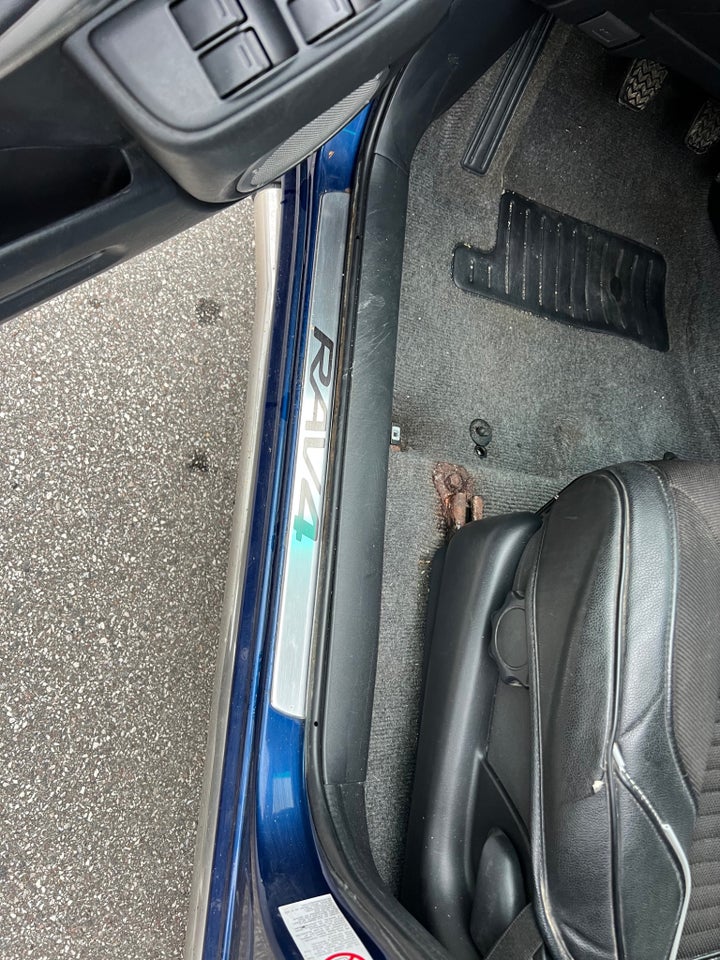 Toyota RAV4 1,8 VVT-i Van 5d