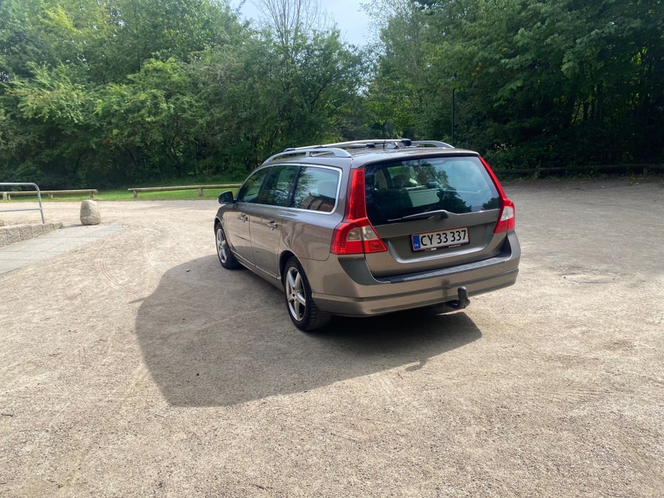 Volvo V70 2,4 D5 185 aut. 5d