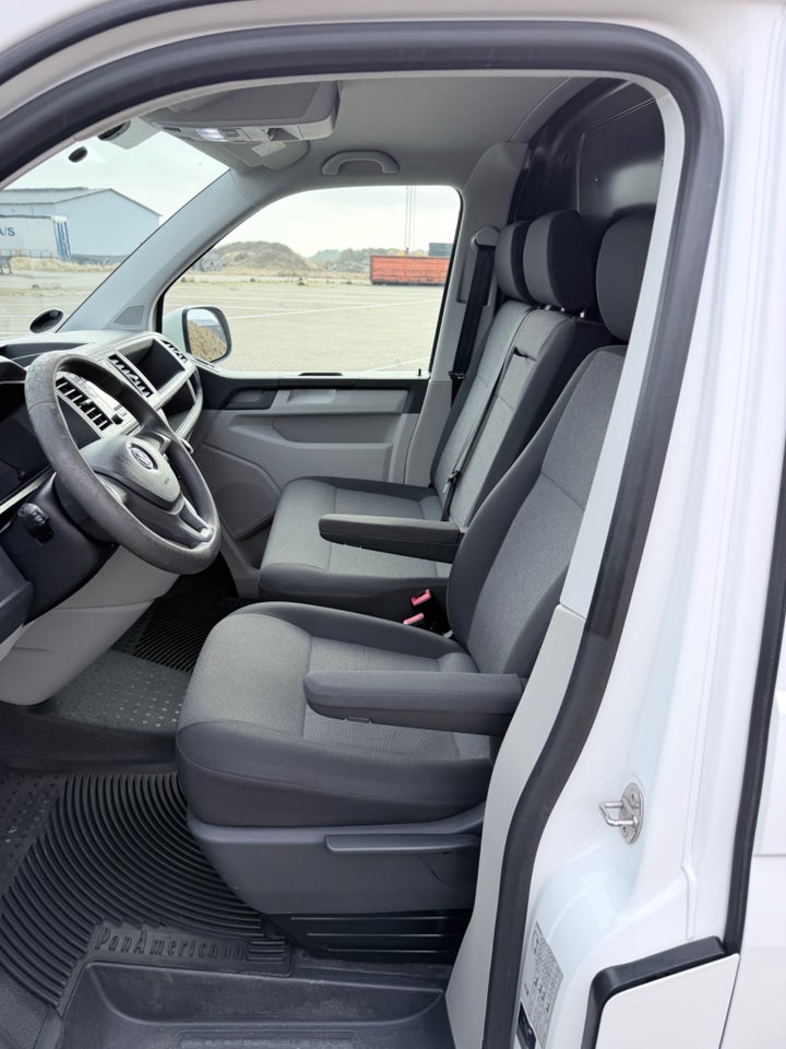 VW Transporter 2,0 TDi 114 Kassevogn lang BMT