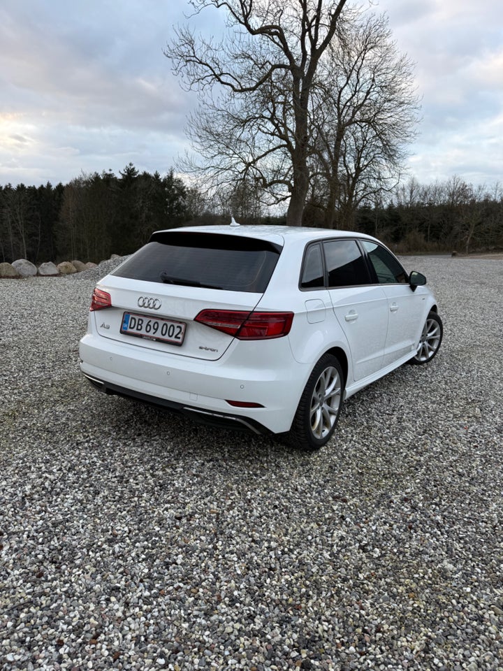 Audi A3 1,4 e-tron S-line Sportback S-tr. 5d