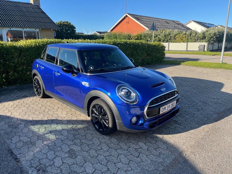 MINI Cooper S 2,0 Essential 5d