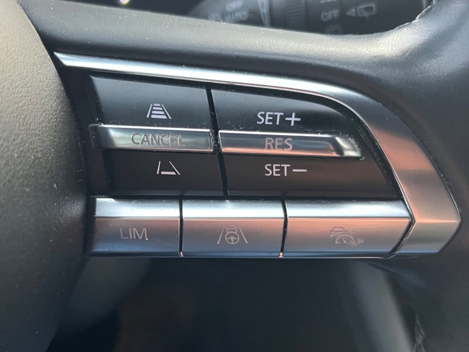 Mazda 3 2,0 SkyActiv-X 180 100th Anniversary aut. AWD 5d