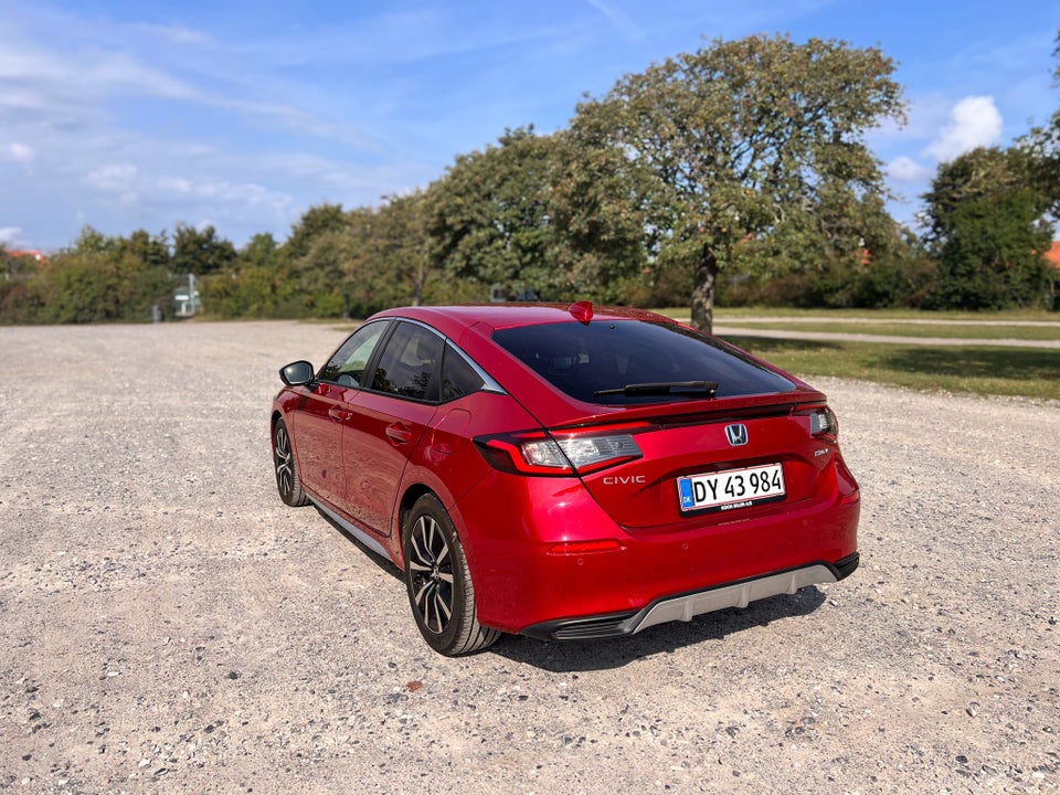 Honda Civic 2,0 e:HEV Elegance eCVT 5d
