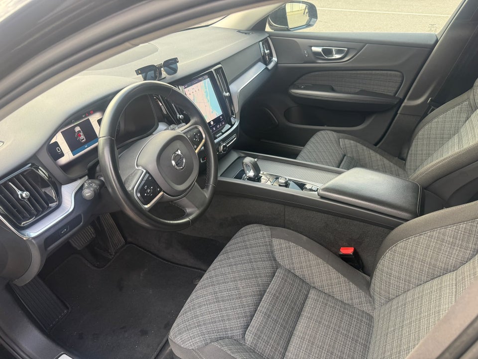 Volvo V60 2,0 B4 197 Core aut. 5d