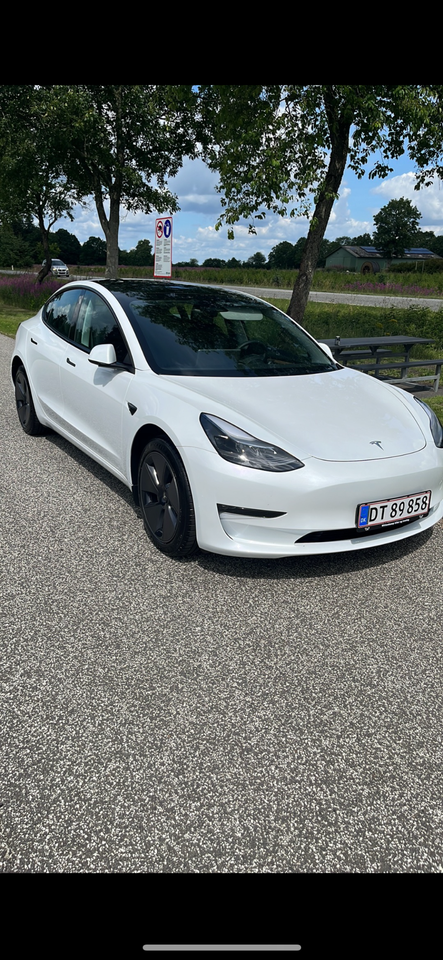 Tesla Model 3 Long Range AWD 4d