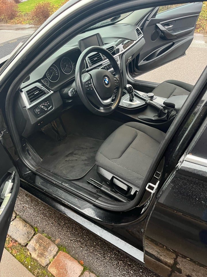 BMW 320d 2,0 Touring Advantage aut. 5d