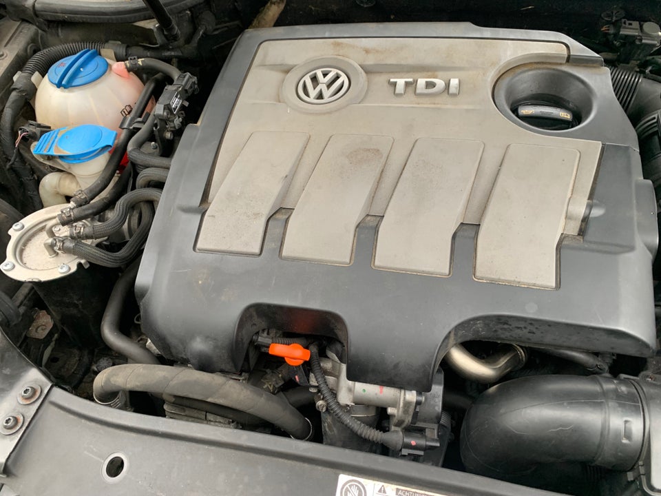 VW Golf VI 1,6 TDi 105 Highline Variant BMT 5d