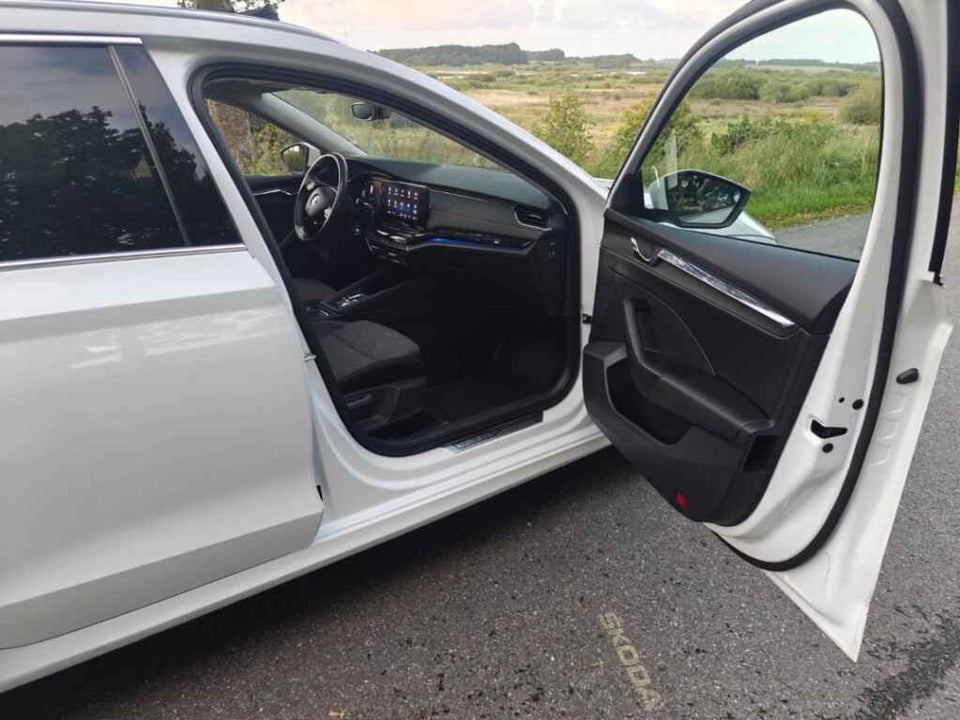 Skoda Octavia 2,0 TDi 150 Business Executive Combi DSG 5d