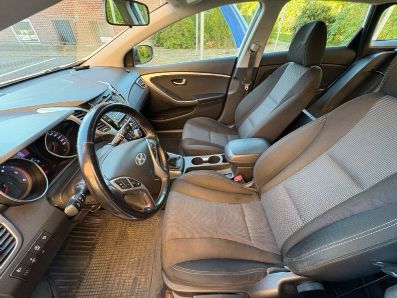 Hyundai i30 1,6 CRDi 110 Comfort Eco Van 5d