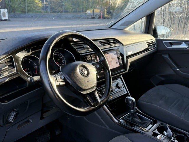 VW Touran 2,0 TDi 150 Highline DSG Van 5d