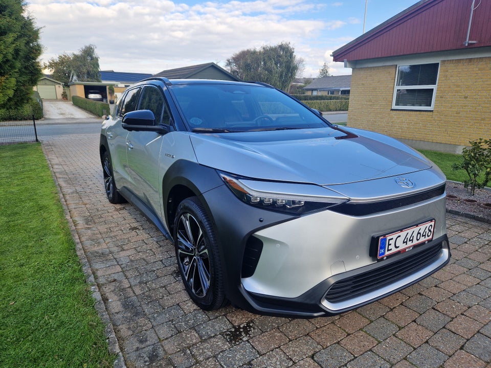 Toyota bZ4X Executive Premium 5d