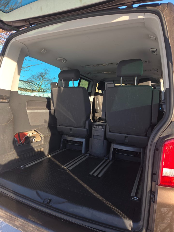 VW Multivan 2,0 TDi 180 Comfortline DSG kort 4d