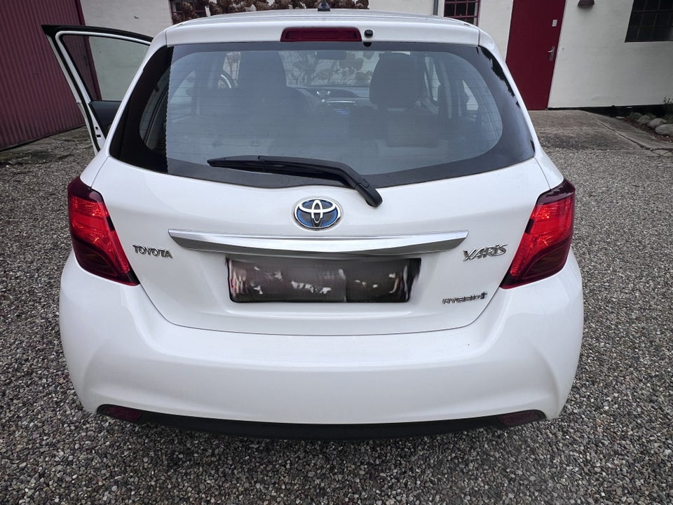 Toyota Yaris 1,5 Hybrid H1 e-CVT 5d