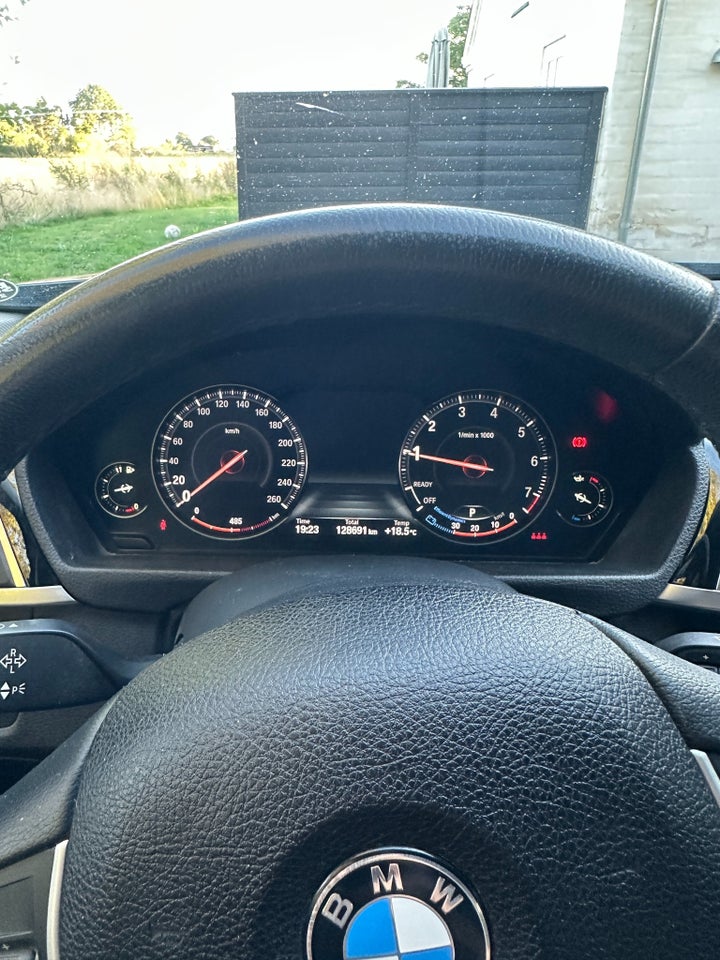 BMW 320i 2,0 Touring Executive aut. 5d