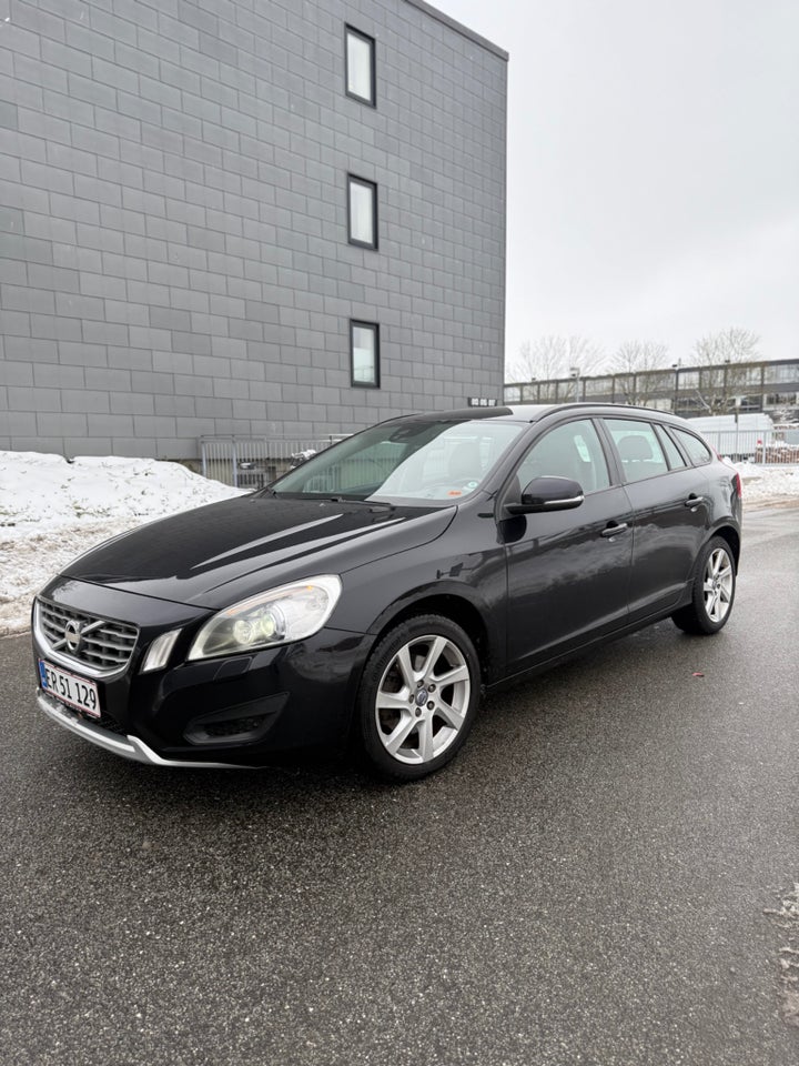 Volvo V60 1,6 DRIVe Summum aut. 5d