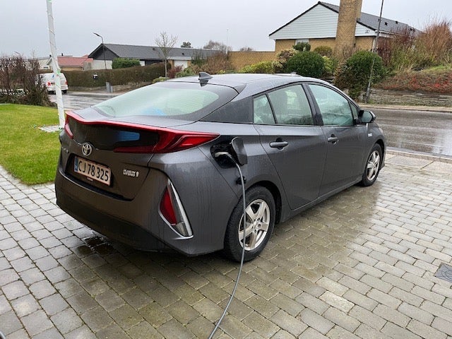 Toyota Prius 1,8 Plug-in Hybrid H3 MDS 5d