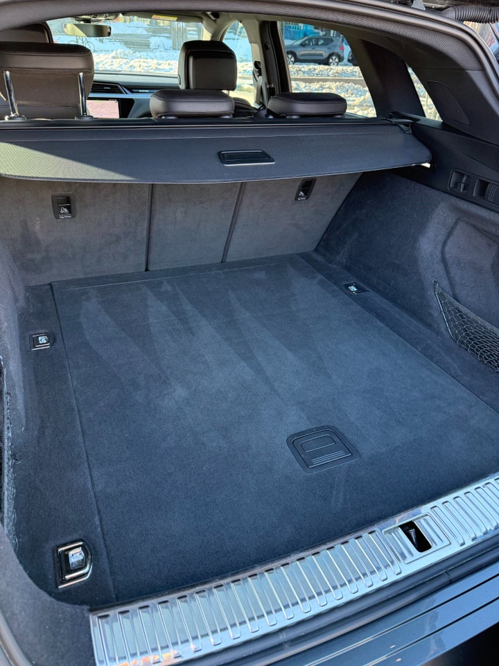 Audi e-tron 55 S-line Prestige quattro 5d