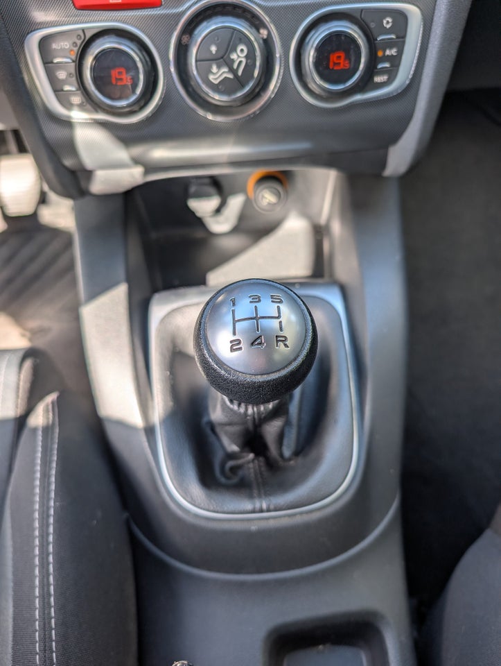 Citroën C4 1,6 HDi 90 Seduction 5d