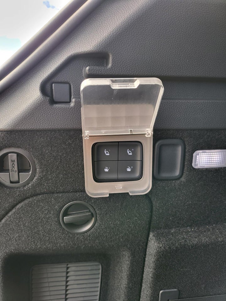 Hongqi E-HS9 99 Premium 5d