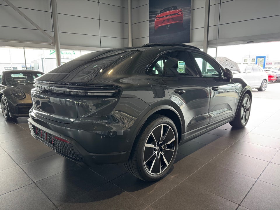 Porsche Macan 4 5d