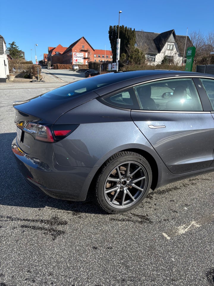 Tesla Model 3 Long Range AWD 4d