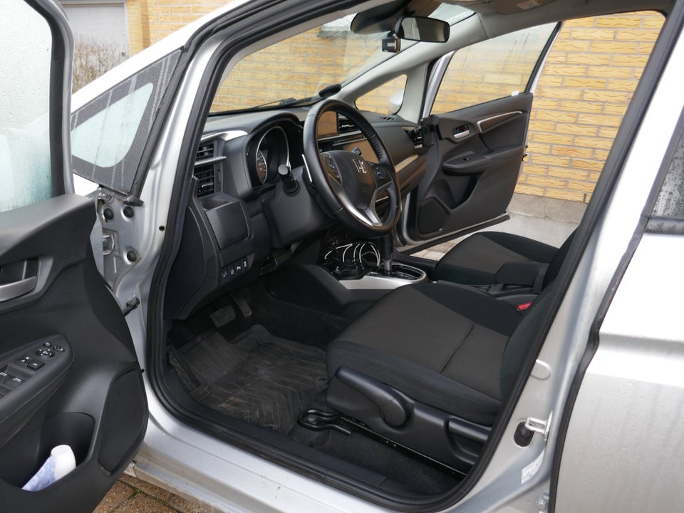 Honda Jazz 1,3 i-VTEC Elegance CVT 5d