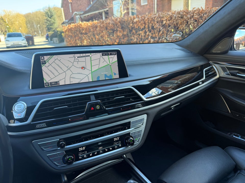 BMW 750i 4,4 xDrive aut. 4d