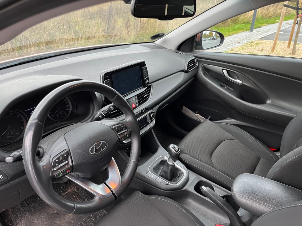 Hyundai i30 1,0 T-GDi Premium stc. 5d
