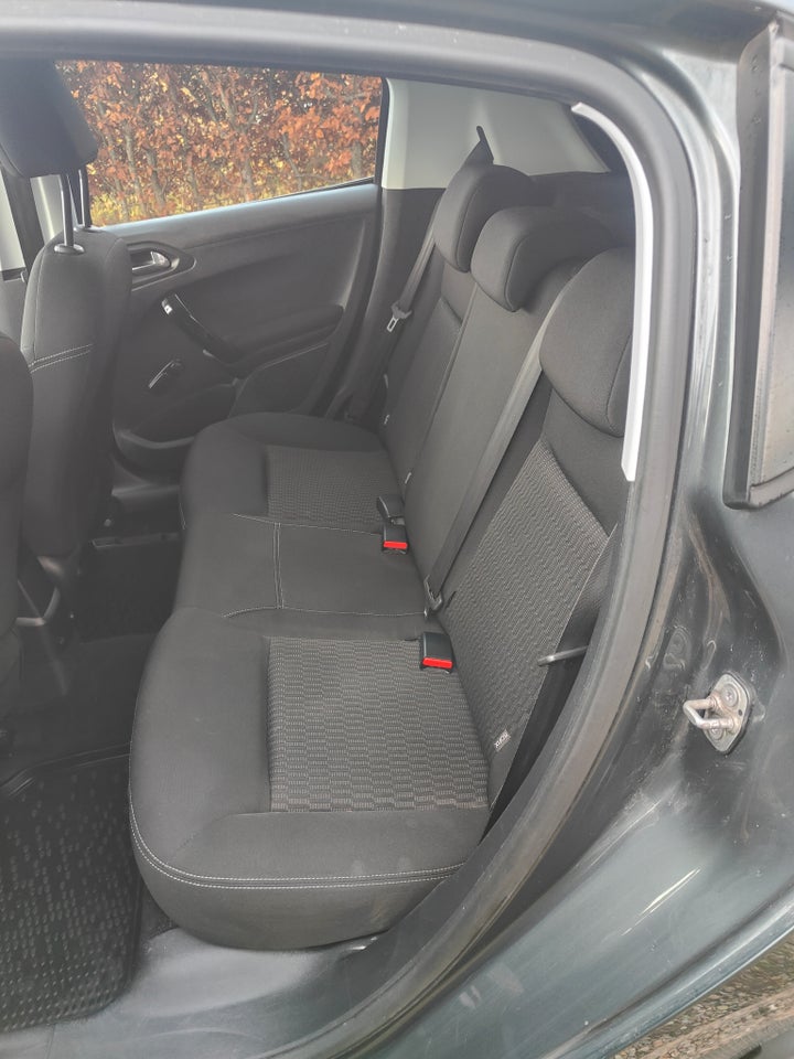 Peugeot 208 1,6 BlueHDi 100 Envy 5d