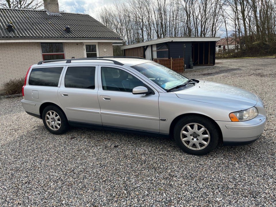 Volvo V70 2,4 170 aut. 5d