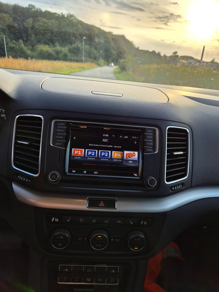 VW Sharan 2,0 TDi 150 Comfortline DSG 7prs 5d