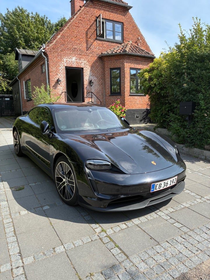 Porsche Taycan Performance+ 4d