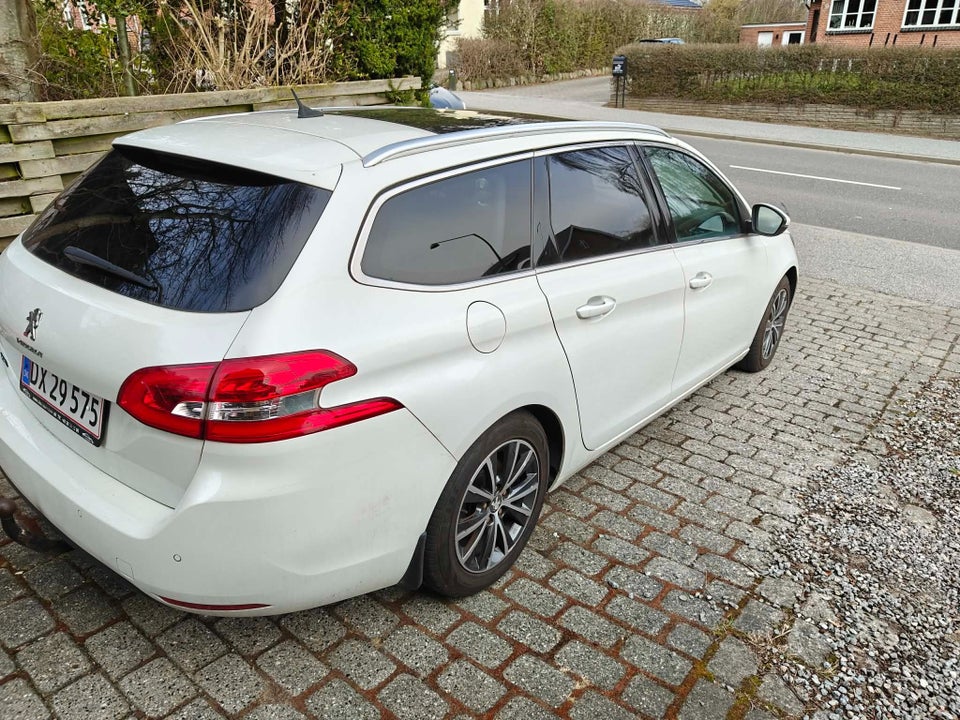 Peugeot 308 1,6 BlueHDi 120 Allure Sky SW EAT6 5d