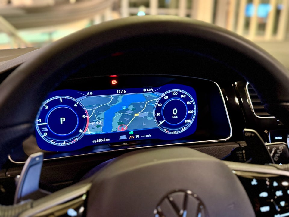 VW Golf VII 1,6 TDi 115 IQ.Drive DSG 5d