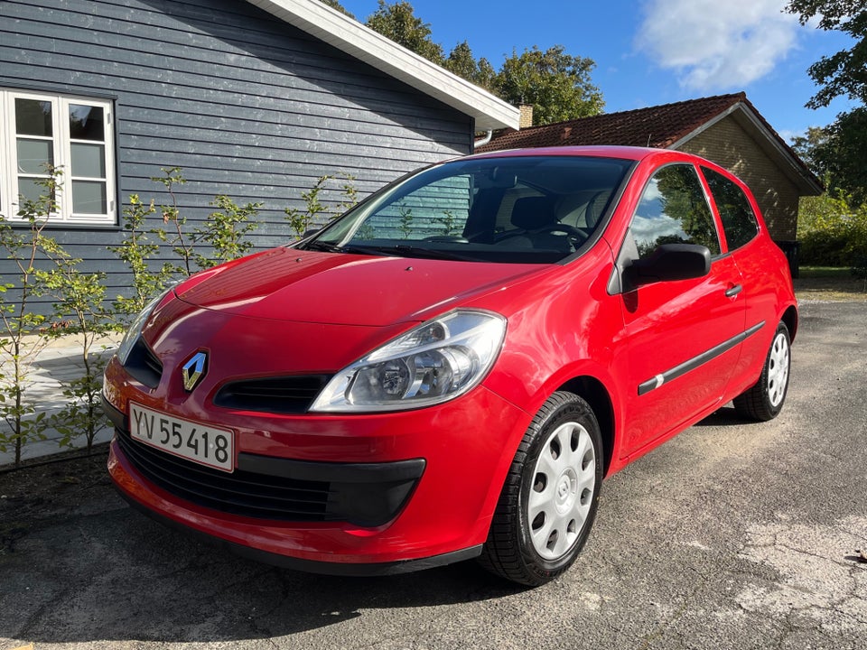 Renault Clio III 1,2 16V Authentique BeatUp aut. 3d