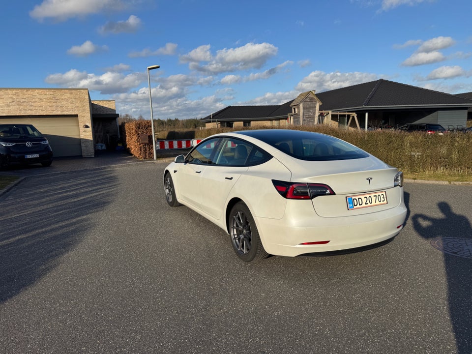 Tesla Model 3 Standard Range+ RWD 4d