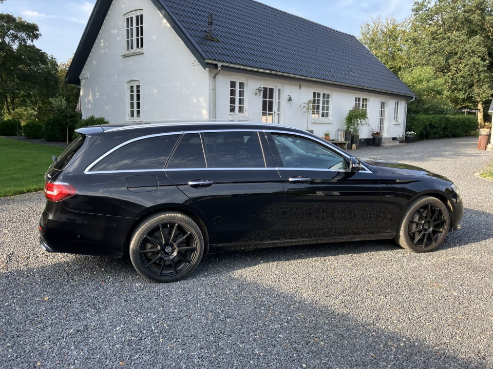 Mercedes E300 de 2,0 stc. aut. 4Matic 5d