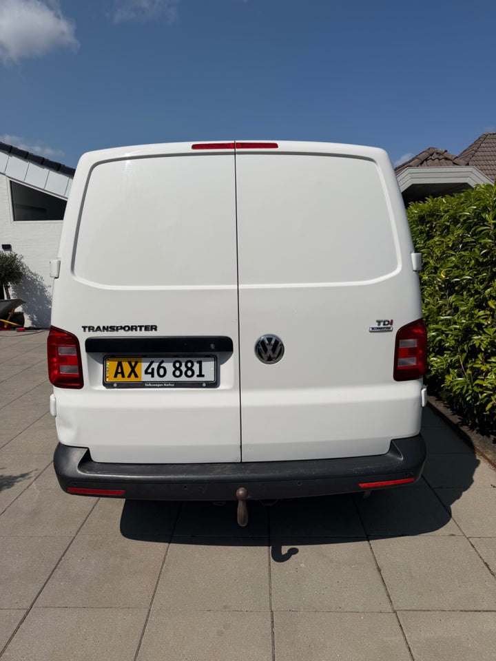 VW Transporter 2,0 TDi 140 Kassevogn DSG lang