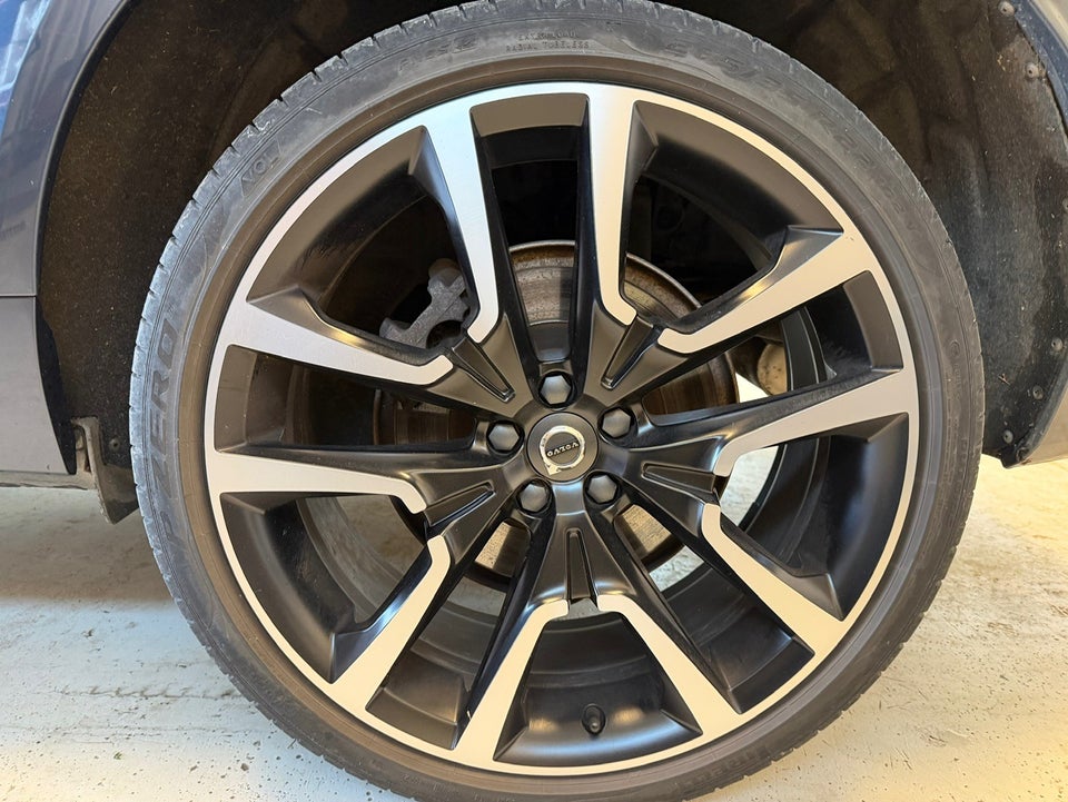Volvo XC60 2,0 T8 ReCharge Ultimate Dark aut. AWD 5d
