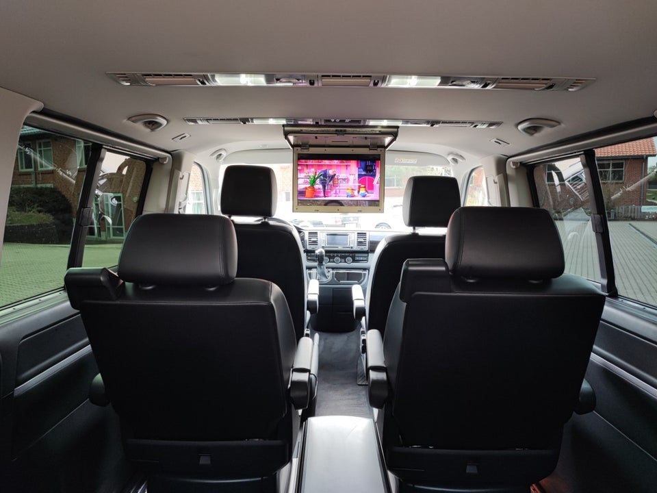 VW Multivan 2,0 TDi 150 Highline DSG kort