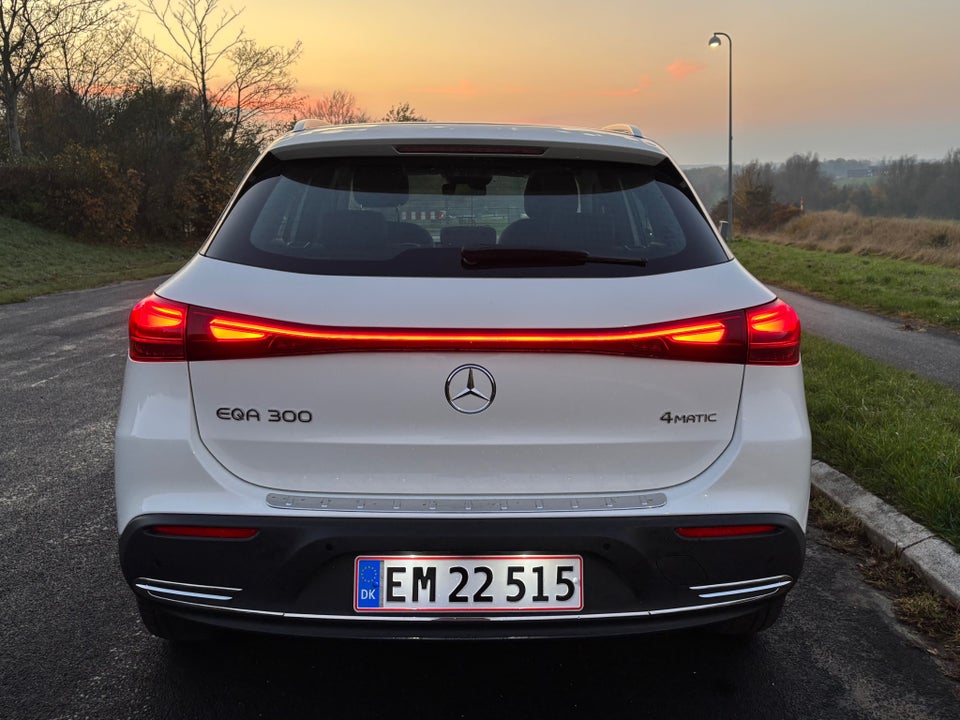 Mercedes EQA300 Progressive 4Matic 5d