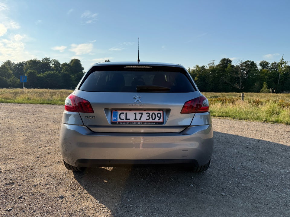 Peugeot 308 1,2 PureTech 130 Style 5d