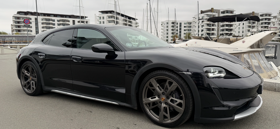 Porsche Taycan 4 Performance+ Cross Turismo 5d