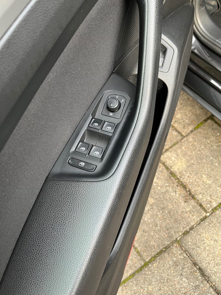 VW Passat 2,0 TDi 150 Comfortline Variant DSG 5d