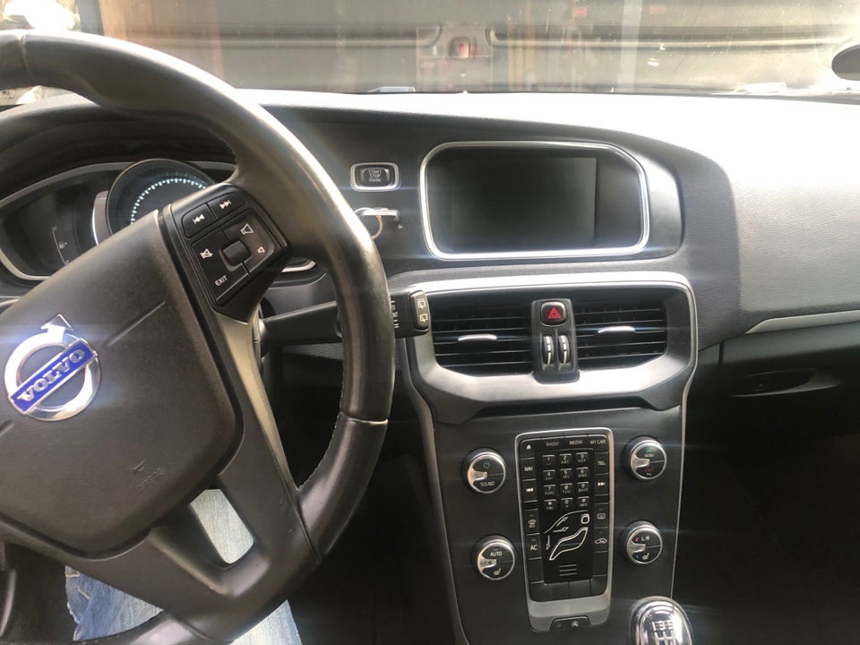 Volvo V40 2,0 D3 150 Kinetic 5d