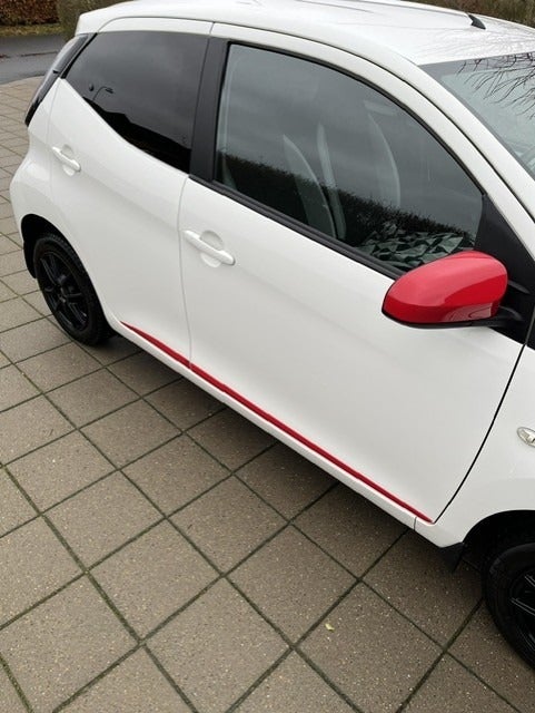 Toyota Aygo 1,0 VVT-i x-press 5d
