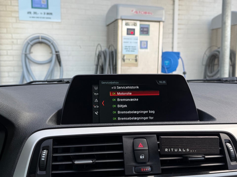 BMW 118i 1,5 Advantage aut. 5d
